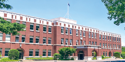 成蹊大学