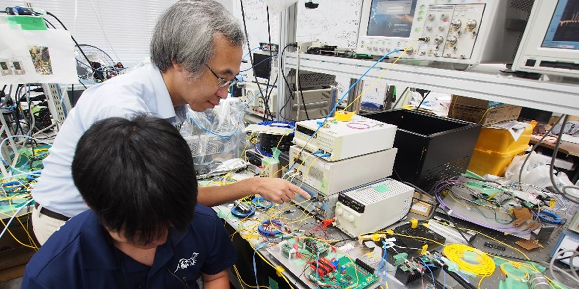 オプトエレクトロニクス研究室