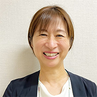 教員・受検者の声、高槻中学・高等学校、鈴木優子先生の顔写真